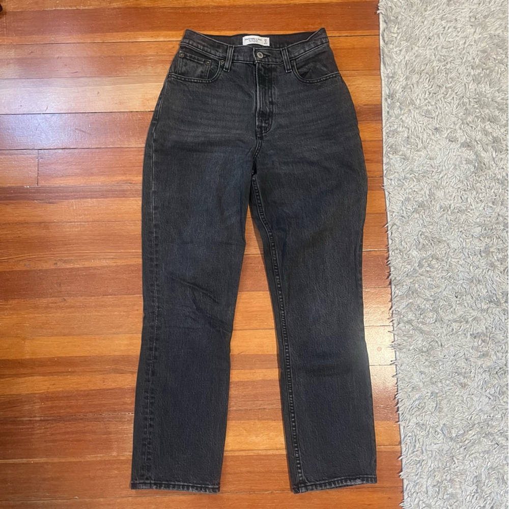 Abercrombie 90s Straight Ultra High Rise Curve Love 25S